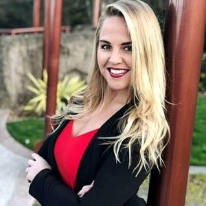 Meet your Posher, Olivia